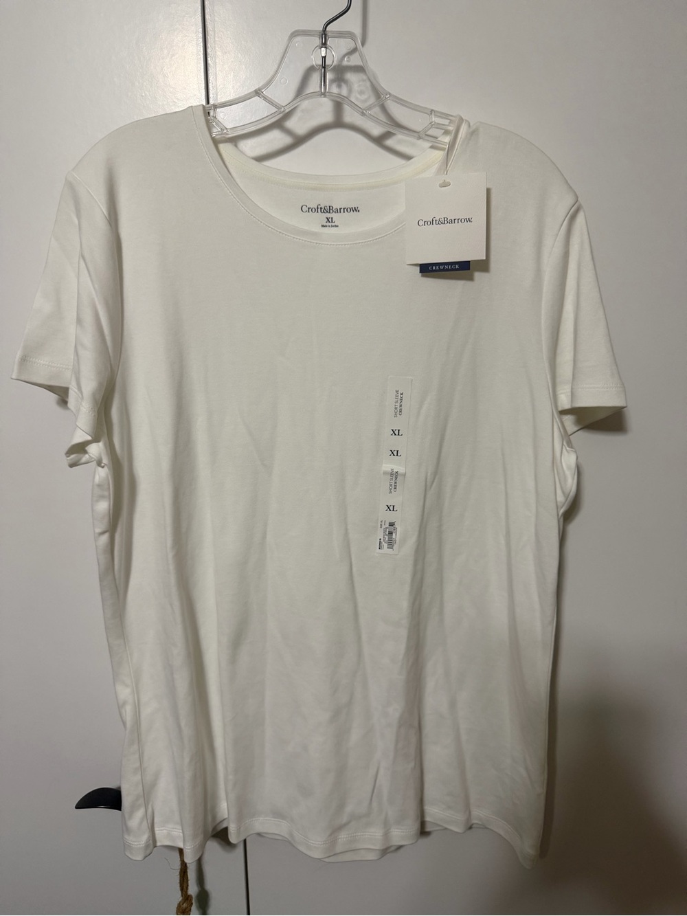 Croft & Barrow Women’s White Crew Neck Shirt - XL